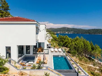 Villa in Blato for 6 Guests with Pool and Jacuzzi