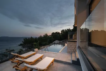 Villa in Blato for 6 Guests with Pool and Jacuzzi