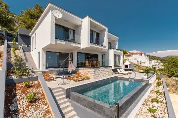 Villa in Blato for 6 Guests with Pool and Jacuzzi