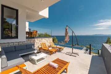 Villa in Blato for 6 Guests with Pool and Jacuzzi