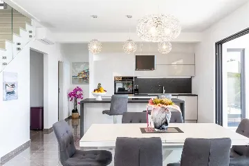 Villa in Blato for 6 Guests with Pool and Jacuzzi