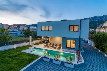 Kaštel Kambelovac Villa for 10 Guests with Pool
