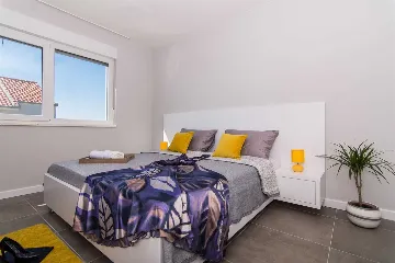 Kaštel Kambelovac Villa for 10 Guests with Pool