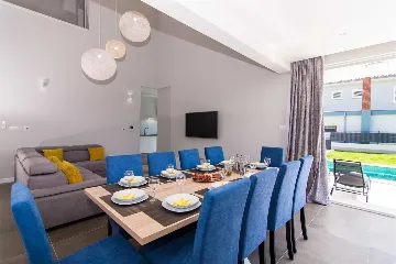 Villa with Private Pool for 10 in Kaštel Kambelovac