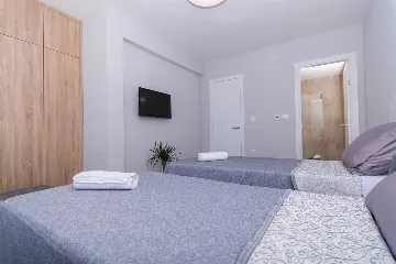 Villa with Private Pool for 10 in Kaštel Kambelovac