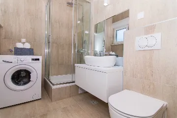 Villa with Private Pool for 10 in Kaštel Kambelovac