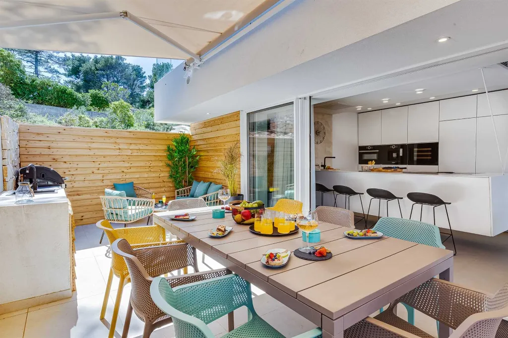 Villa in Vrboska for 8 Guests with Heated Pool