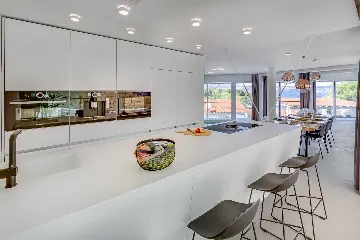 Villa in Vrboska for 8 Guests with Heated Pool