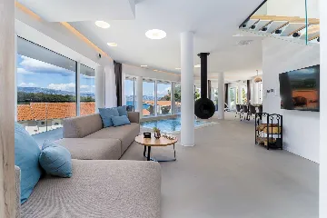 Villa in Vrboska for 8 Guests with Heated Pool