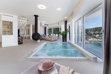 Villa in Vrboska for 8 Guests with Heated Pool