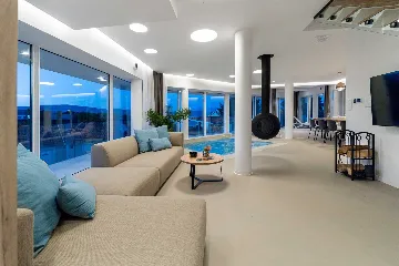 Villa in Vrboska for 8 Guests with Heated Pool