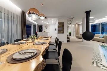 Villa in Vrboska for 8 Guests with Heated Pool