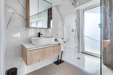 Villa in Vrboska for 8 Guests with Heated Pool