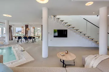 Villa in Vrboska for 8 Guests with Heated Pool