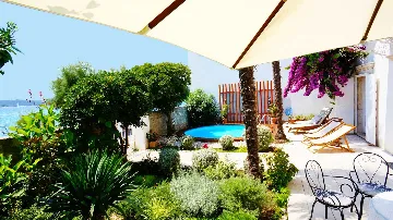 Orebic 4-Bedroom Villa for Up to 8 Guests