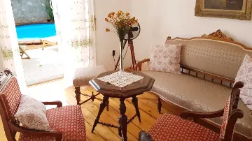 Orebic 4-Bedroom Villa for Up to 8 Guests