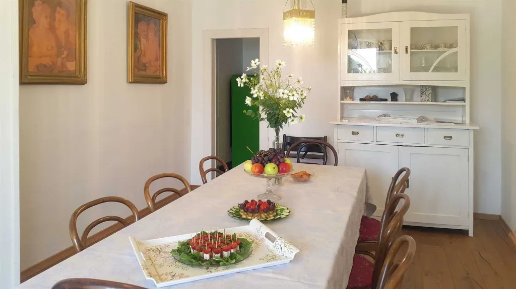 Orebic 4-Bedroom Villa for Up to 8 Guests