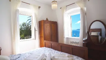 Orebic 4-Bedroom Villa for Up to 8 Guests