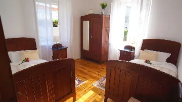 Orebic 4-Bedroom Villa for Up to 8 Guests