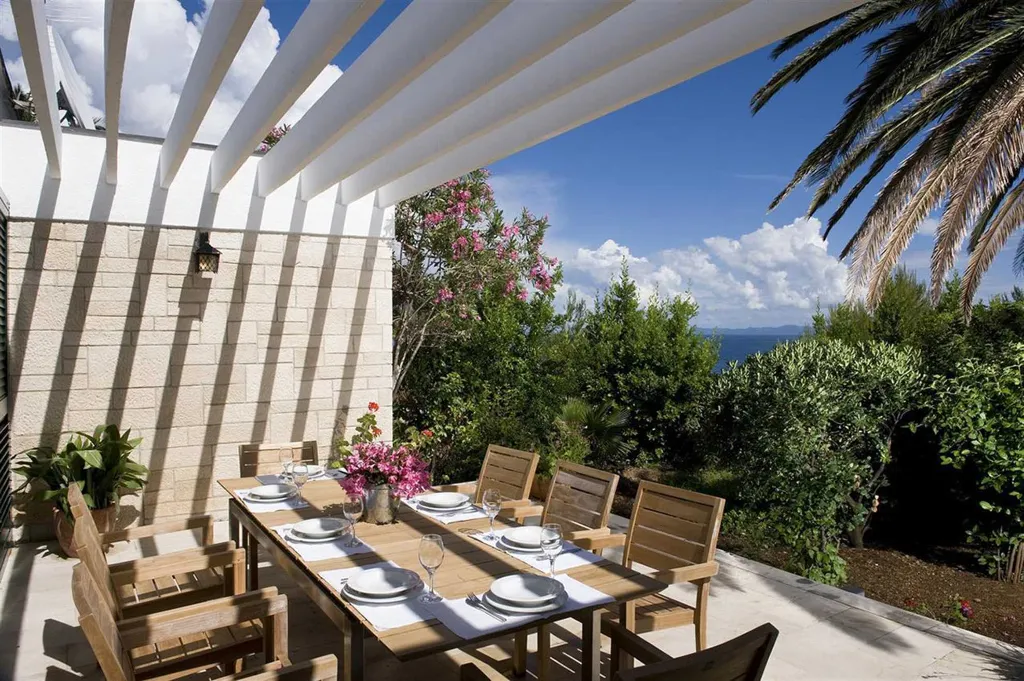 Villa for 16 Guests in Orebic with Sea Views