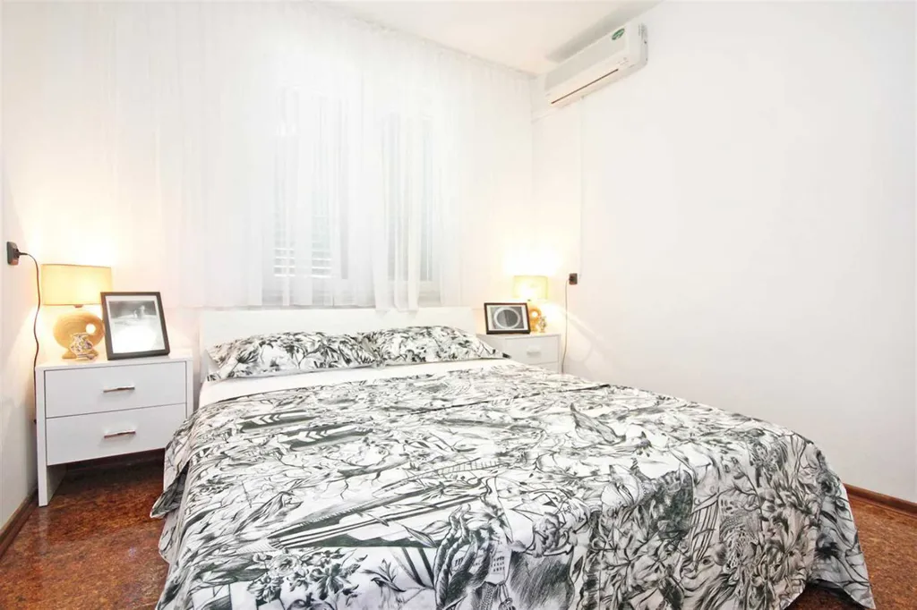 Villa for 16 Guests in Orebic with Sea Views