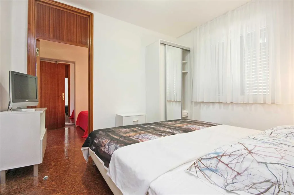 Villa for 16 Guests in Orebic with Sea Views