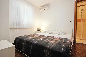 Villa for 16 Guests in Orebic with Sea Views