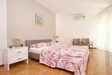 Villa for 16 Guests in Orebic with Sea Views