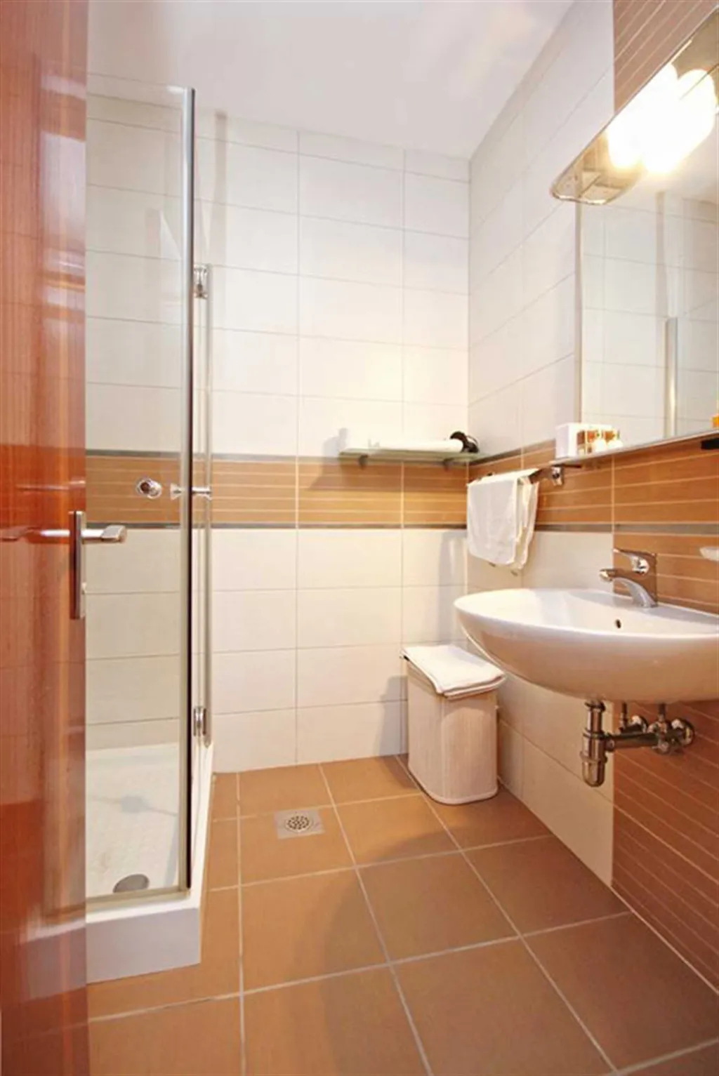 Villa for 16 Guests in Orebic with Sea Views