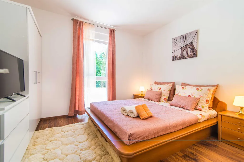 Villa with Private Pool for 6 Guests in Santalezi