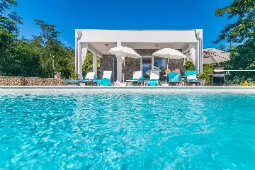 Villa with Private Pool for 6 Guests in Santalezi