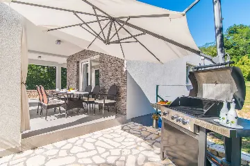 Villa with Private Pool for 6 Guests in Santalezi