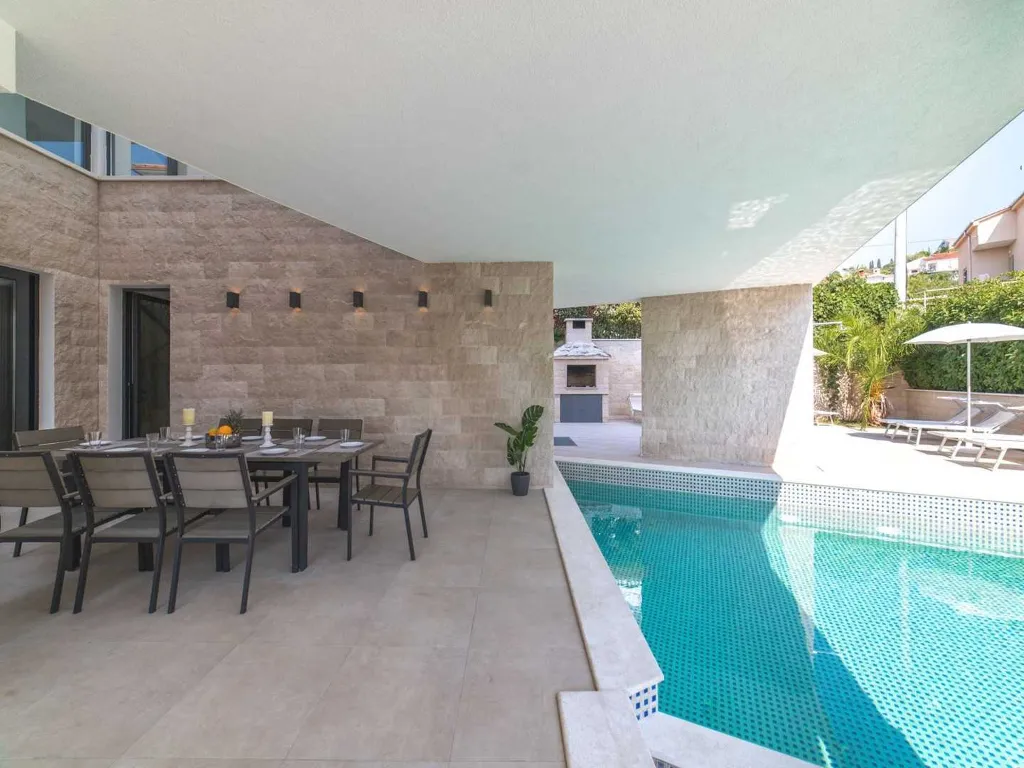 7-Bedroom Villa in Trogir for up to 14 Guests