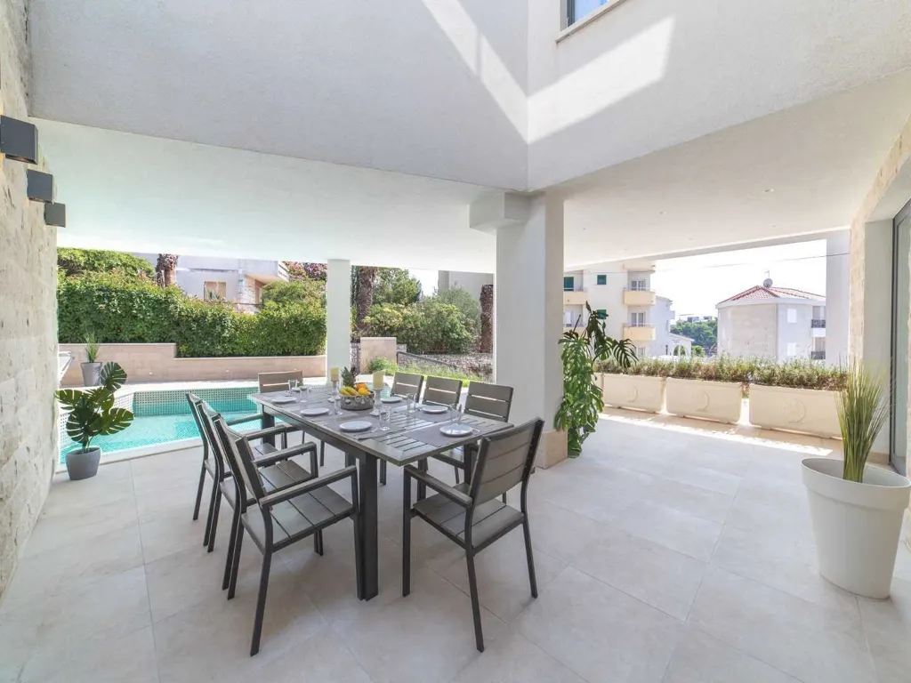 7-Bedroom Villa in Trogir for up to 14 Guests
