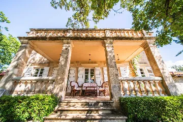 4-Bedroom Villa in Čilipi with Private Heated Pool