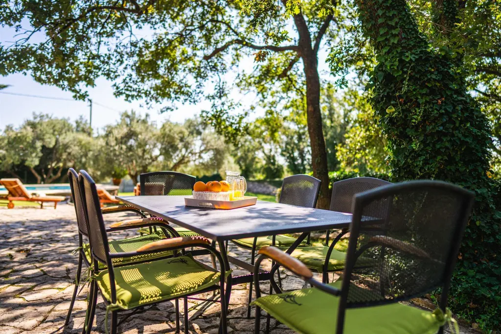 4-Bedroom Villa in Čilipi with Private Heated Pool