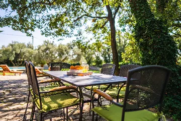 4-Bedroom Villa in Čilipi with Private Heated Pool