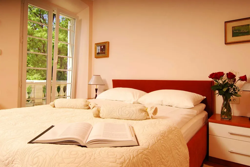 4-Bedroom Villa in Čilipi with Private Heated Pool