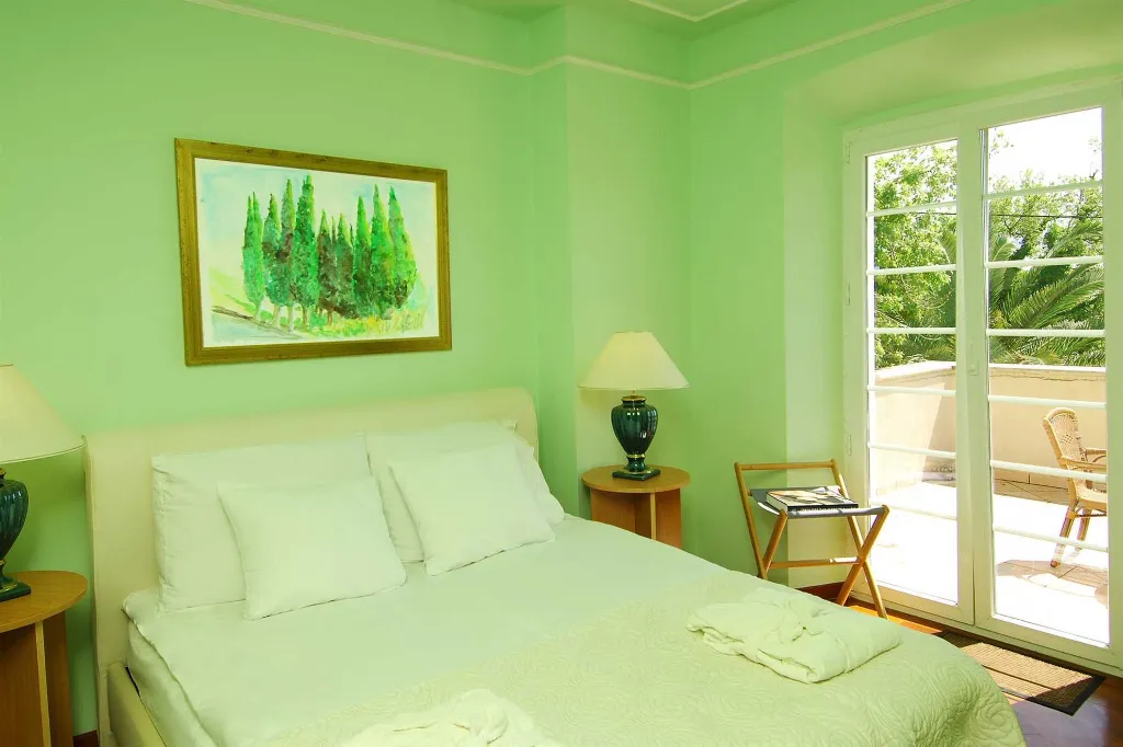 4-Bedroom Villa in Čilipi with Private Heated Pool