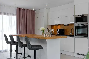 Villa for 8 Guests with Sea Views in Ražanj