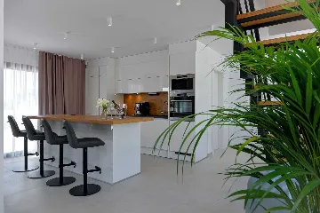 Villa for 8 Guests with Sea Views in Ražanj