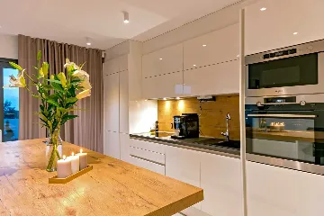 Villa for 8 Guests with Sea Views in Ražanj