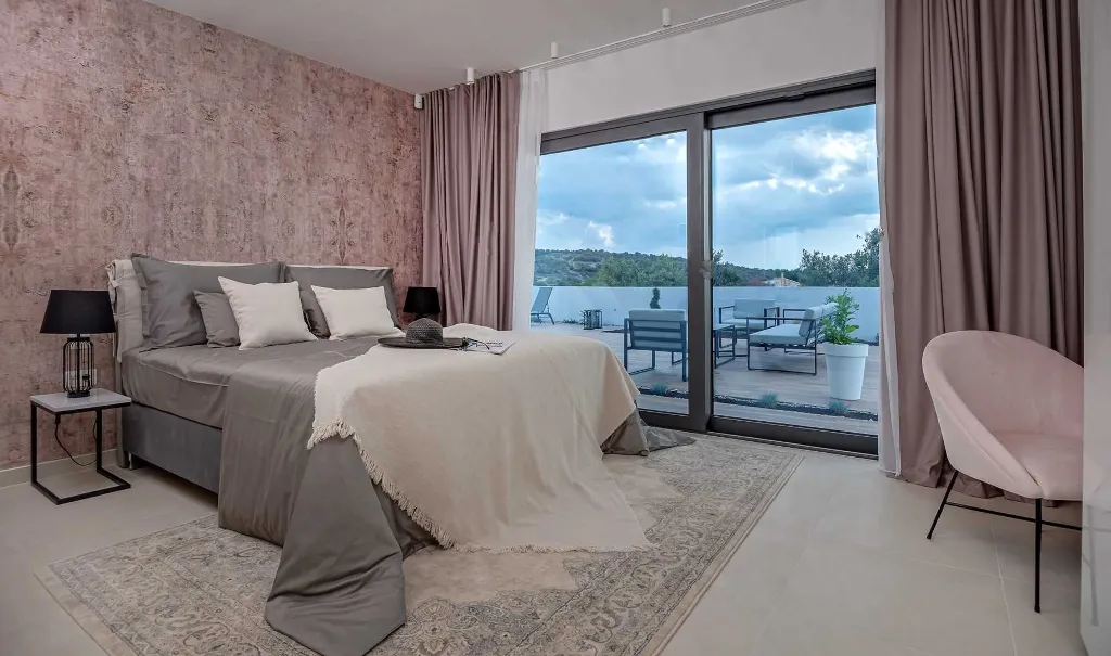 Villa for 8 Guests with Sea Views in Ražanj