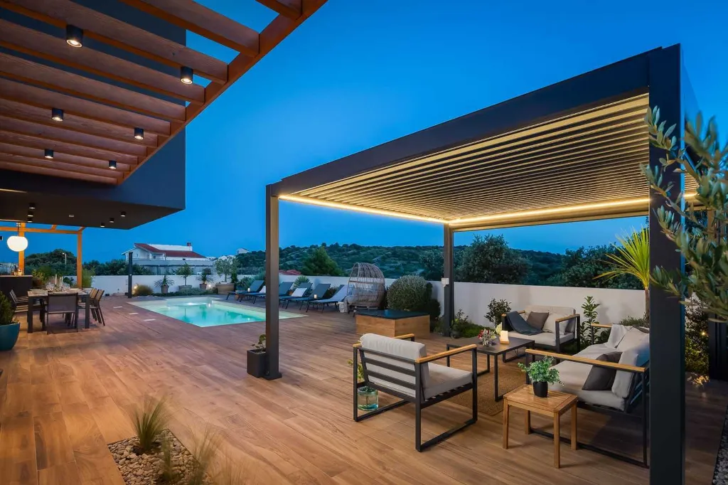 Villa for 8 Guests with Sea Views in Ražanj