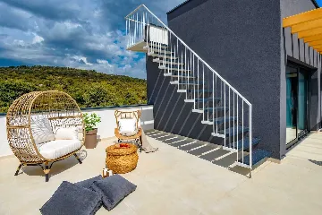 Villa for 8 Guests with Sea Views in Ražanj