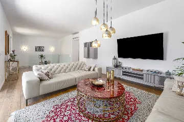 4-Bedroom Villa in Zaton for up to 10 Guests