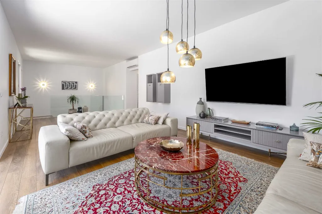4-Bedroom Villa in Zaton for up to 10 Guests