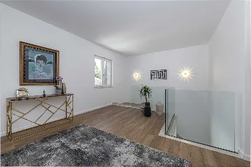 4-Bedroom Villa in Zaton for up to 10 Guests