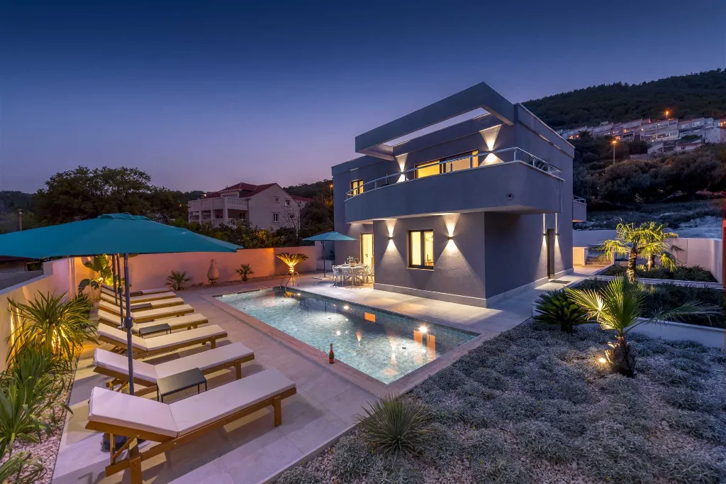 4-Bedroom Villa in Zaton for up to 10 Guests