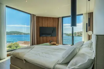 5-Bedroom Villa in Zatoglav with Heated Pool